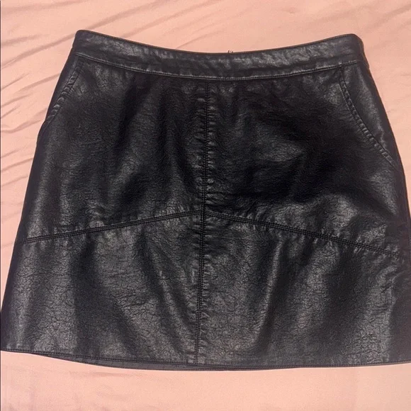 Lulu’s| ‘Harley’ Black Vegan Leather Mini Skirt - Picture 5 of 11